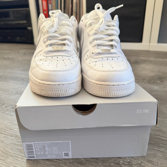 Nike Air Force 1 07’ - Picture 2 of 9